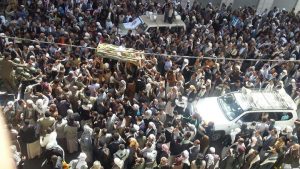 الرئيس الصماد يتقدم مراسم تشييع جثمان العلامة حمود بن عباس المؤيد