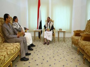 الرئيس مهدي المشاط يلتقي وزير التربية والتعليم ومدير المؤسسة الاقتصادية ووكيل أول محافظة صنعاء
